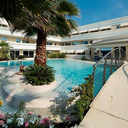 Relais Du Lac Village - Italian Homing Десенцано дел Гарда Екстериор снимка