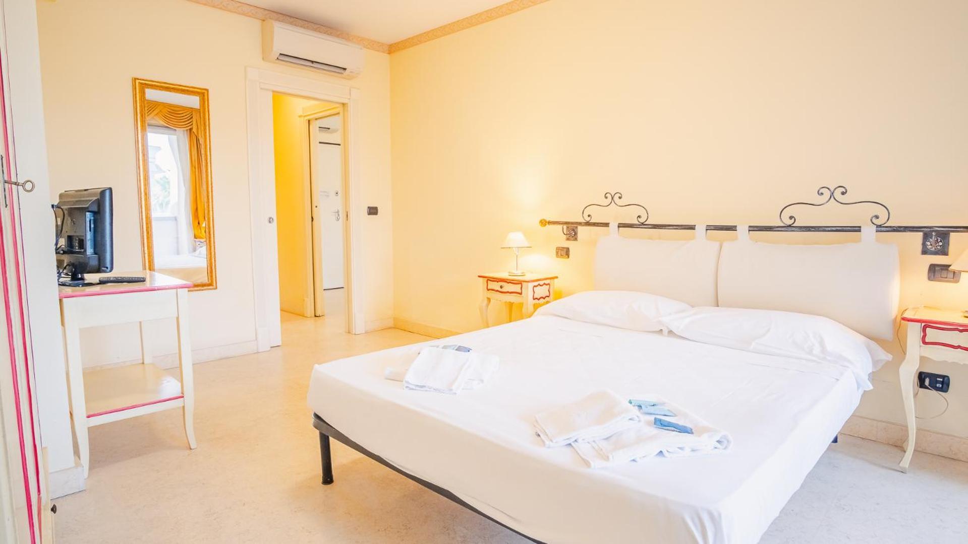 Relais Du Lac Village - Italian Homing Десенцано дел Гарда Екстериор снимка